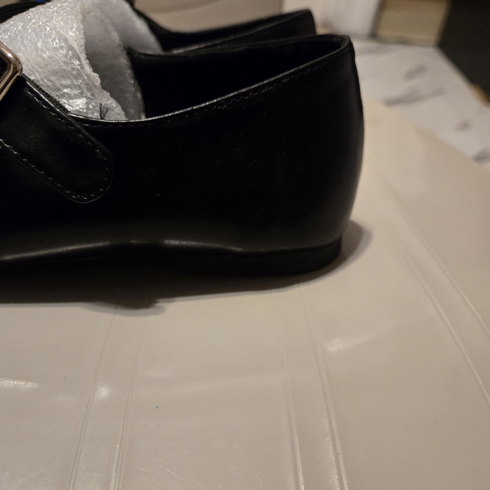Black cross belted shoes size 8 - Picture 5 of 7